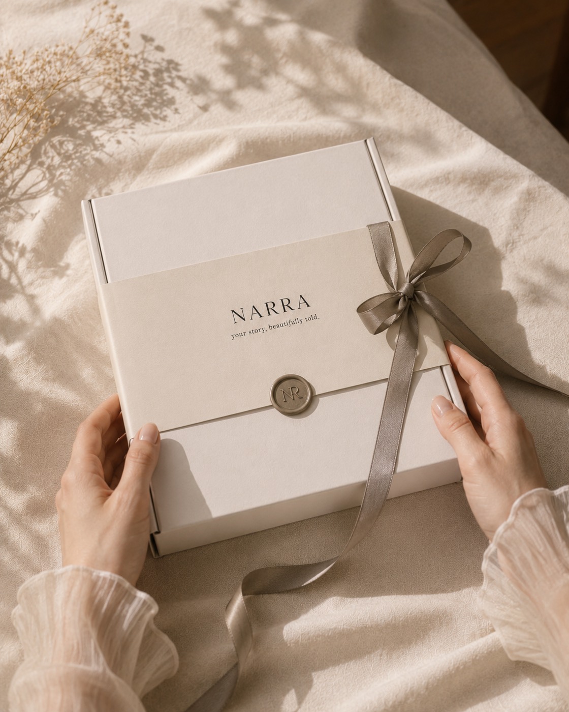 Закрытая подарочная коробка NARRA с лентой и сургучной печатью